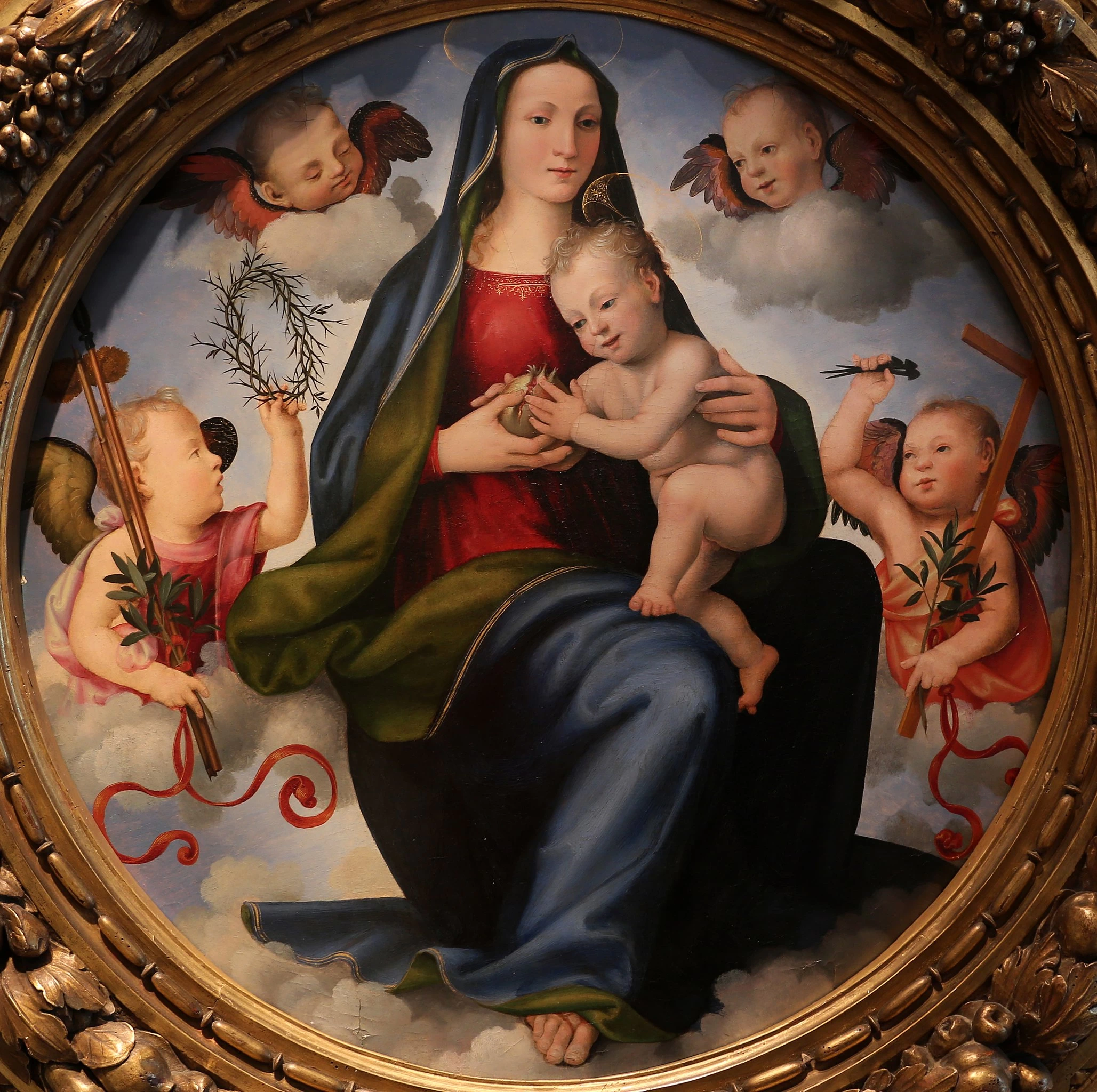 Madonna col Bambino e angeli con simboli della passione 1
